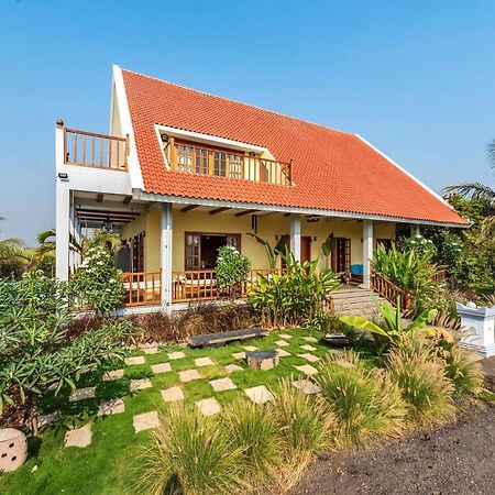 Saffronstays Happy Fields, Pune - Luxury Farmstay With Farm To Table Food Esterno foto